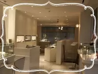 店内はキレイで落ち着いた雰囲気。