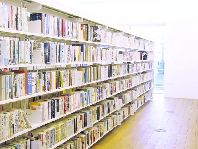 図書館支援やコンテンツ、システム運用、辞書開発事業などを展開している会社です！