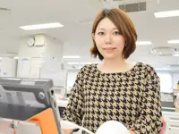 訪問の合間にオフィスに戻り、事務業務をすることも。自分でスケジュールを管理できます。