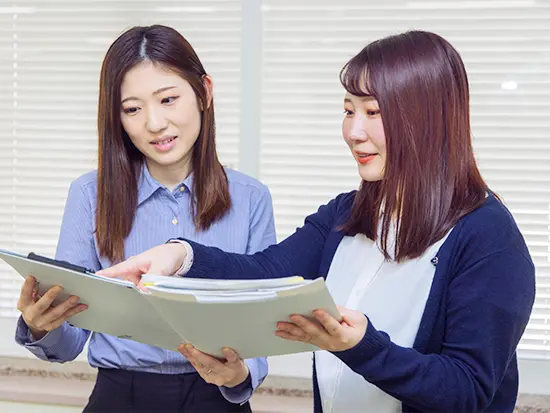 先輩社員が丁寧にフォローしますので、安⼼して始められます。