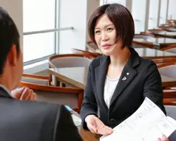 職域法人にお勤めのお客さまを対象に、生命保険のコンサルティング提案などを行っています。