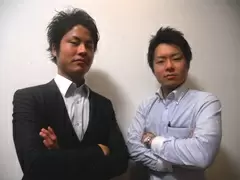 創業は代表関（写真左）と海田（写真右）の二人で。中途入社メンバーに加え来春からは新卒も入社予定。