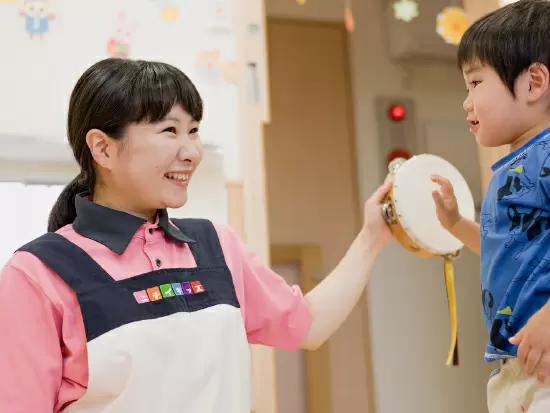 日々の遊びや学びの中で心と身体の成長を促していきます。