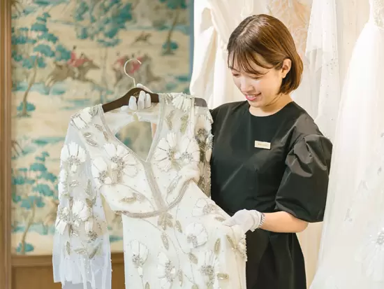 ドレスを通して人生の門出を彩る"Dress the Life"。