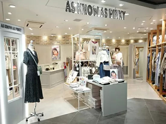 接客だけでなく、商品管理、売上管理など、先輩スタッフが丁寧に指導。本社からのフォローもとても細やか！