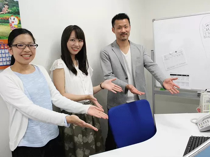 あなたのデスクを用意しております！私たちもワクワクドキドキ！