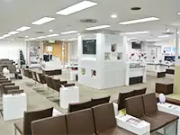 清潔感のある、広々としたフロアでの勤務となります。