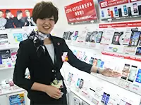 次々と新しい機種が登場する携帯電話業界。最新機種にいち早く触れられるのも魅力です。