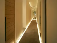 歯科医院とは思えない、やさしいアロマの香りや落ち着いたBGMが流れる店内。