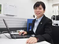 赤坂駅、溜池山王駅スグのオープンテラスも完備したオシャレなオフィスは一人ひとりのデスクもゆったり♪