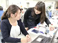 営業部には、「話好き」「世話好き」の先輩が多数在籍！未経験スタートでも心強いです♪