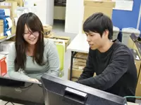 分からないことは周りにいる先輩に聞けば、誰でも優しく教えてくれます。