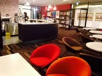フロア内にはカフェスペース完備⭐︎
