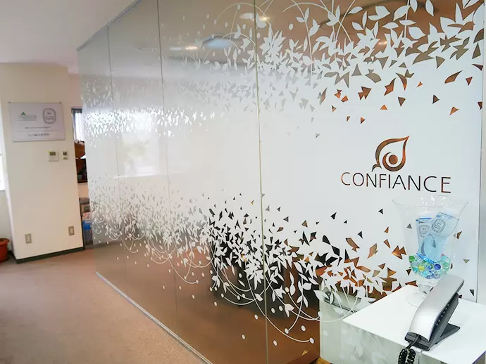 株式会社コンフィアンス
