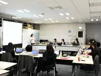 月に1回TV会議を使った全メンバーのミーティングを実施。密な情報共有で深い連携をとっています。