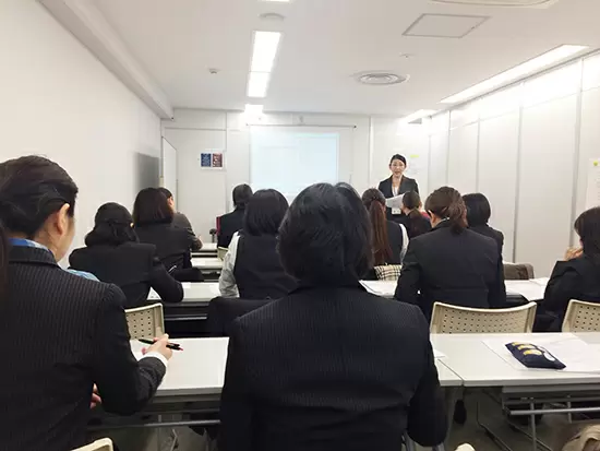 本社でのマナー研修をはじめ丁寧な教育制度を整え、多彩なおもてなしサービスをご提供しています。