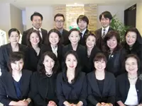 20代～70代まで幅広い年代の社員が活躍中です。