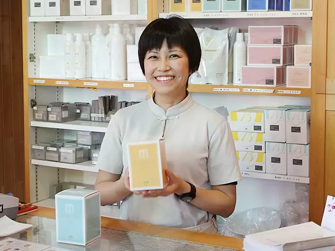 本社1Ｆには直営店があります★お肌の悩み・トラブルに合わせた商品をご提案・ご提供しています！