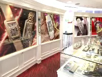 店内は新店のため、綺麗で広々とした内装になっています。