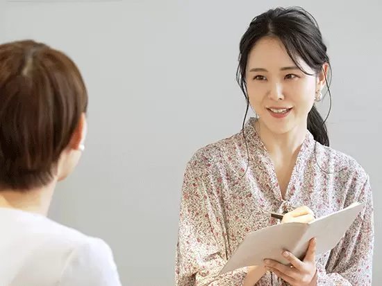 お客様には、じっくりご希望を伺い、丁寧な接客を行っています。