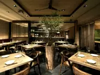 香りをテーマに五感に響く味わいを楽しむことができるバー・ダイニングSCeNT HOUSE DEN Marunouchi 。