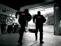 被災したお客様のお手伝いを専門とするプロ集団です。