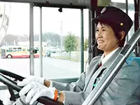 「女性のアナウンスは心地よい」「運転が丁寧だ」…。女性運転士はお客様にも好評です。
