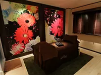 施術ルームは各部屋ごとに違ったデザインが。