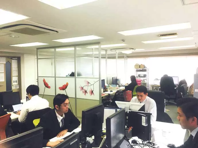 お客様の窓口は営業部の精鋭が対応！