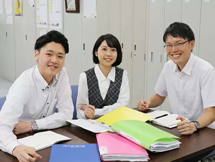 20～30代中心の活気に溢れた雰囲気です。