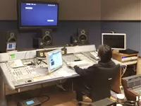 最新のデジタル機器を完備した貸スタジオ。
