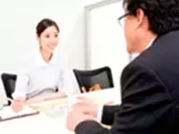 人と話すことが好きな方にもってこい。女性がたくさん活躍している職場です。