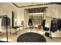 こちらは六本木221RESTIRのB1Fにある､LE CIEL BLEUフラッグシップショップの内観です｡