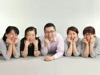 スタジオは冗談が頻繁に飛び交う温かい雰囲気。よければ選考プロセスの社員紹介コーナーも見てくださいね！