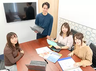 先輩の手厚いフォロー体制があるので、未経験の方も安心してください。