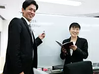 さまざまな業界出身の先輩が活躍中。これまでのあなたの経験を、いかんなく発揮できる環境です