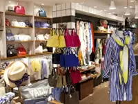 店舗ごとにさまざま表情があります。画像はMENS、WOMENSともに取り扱う「CRICKET JOY　アトレ恵比寿店」。
