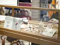 年に数回は展示会に参加もできますし、商品知識をデザイナーから直接説明してもらえる機会もあります。