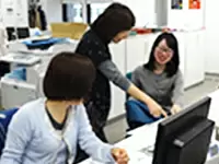 先輩や上司が近くにいるので心強い環境です。分からないことはその場で質問し解決できます♪