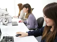 服装・ネイルなどは自由。自分らしく働ける環境です！