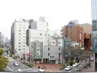 ビルからは関内の街並みを一望できます。晴れている日にはランドマークタワーを見ることも！