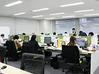 司法書士など、法律の専門家と肩を並べお仕事！多彩な知識が自然と身につきますよ♪