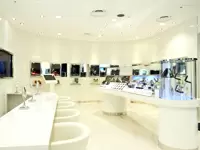 2010年モンドセレクションを受賞した豊富な商品を揃えた直営店。幅広い世代のお客様に愛されています。
