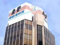自社ビルでの広々としたオフィス。一人一人のワークスペースが十分にとっているので、働きやすい環境です。