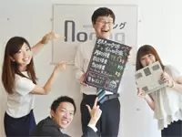 ダイエット中の社員のために、体重計と記録ボードをプレゼント！