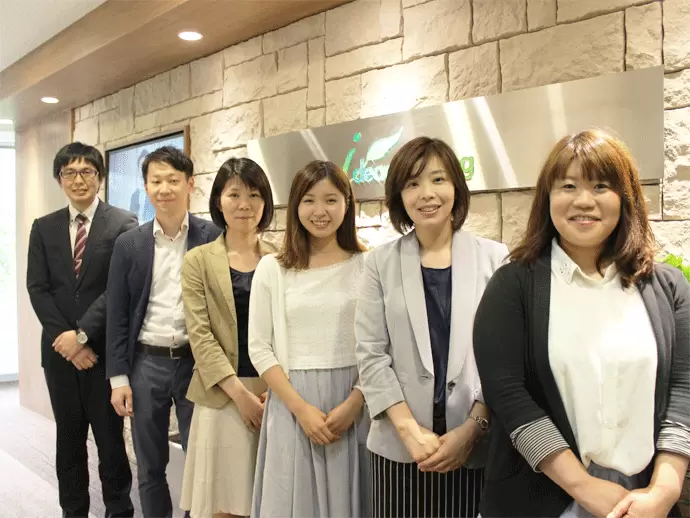仲の良いスタッフ一同。ご応募お待ちしています！