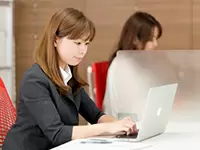 女性の働きやすさに注力する当社。長期キャリア形成にも最適の職場です。