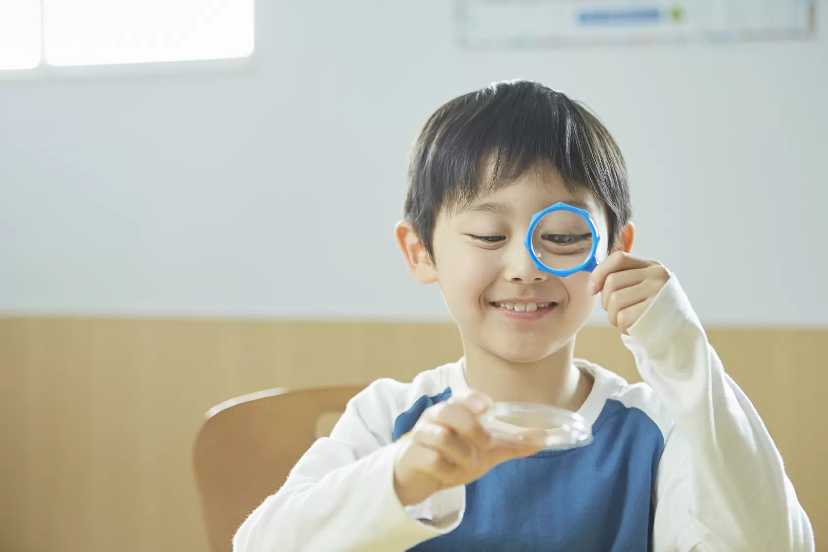 多様な切り口で、生徒たちの学ぶ楽しさを教えます。
