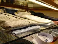 素材にこだわったシャツを低価格で販売しています。お客様は一流のビジネスパーソンばかり。