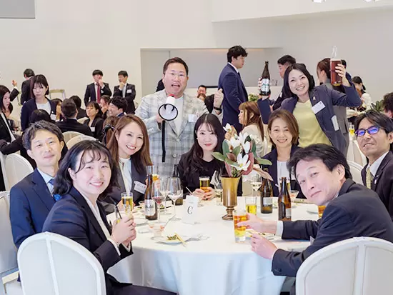 上下関係や部署による壁もなく、風通しのよい社風です